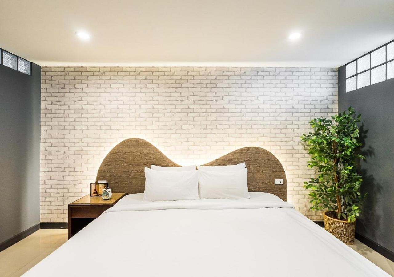 Ton Aor Place Hotel Bangkok Exterior photo