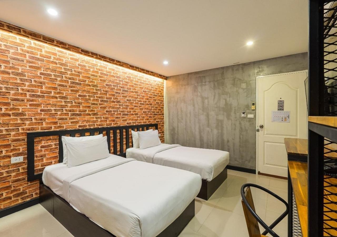 Ton Aor Place Hotel Bangkok Exterior photo